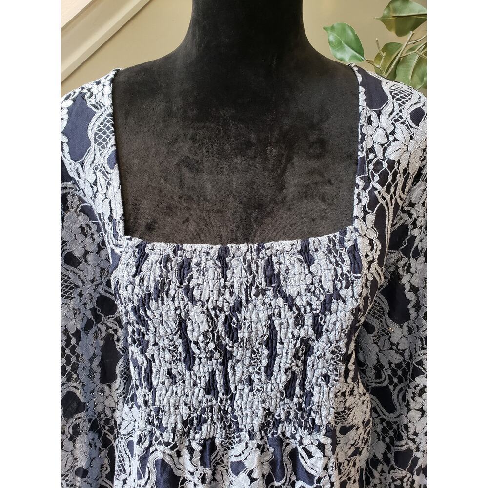 Women's Suzanne Betro Navy Lace Print 3X Top with Smocked Waist and Long Sleeves - Picture 3 of 9